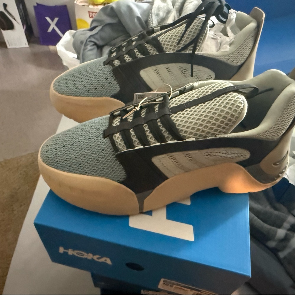 adidas Men's Gray and Tan Sneakers